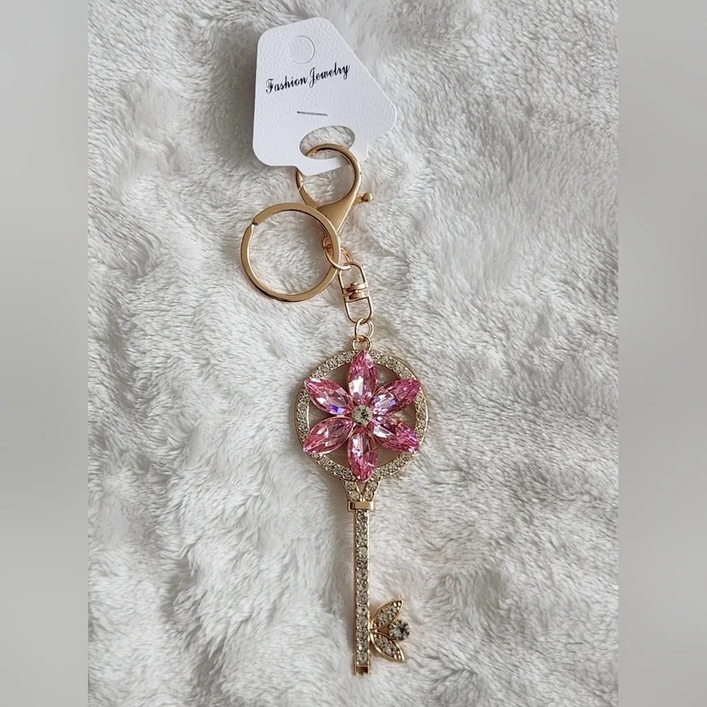 Fashion Jewelry Gold and Pink Floral Key Holder Keychain Bag Charm